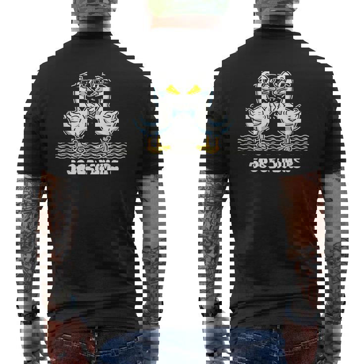 Goose Bumps ユーモラスなことわざ ガチョウの愚かな拳バンプ しゃれ メンズTシャツ バックプリント