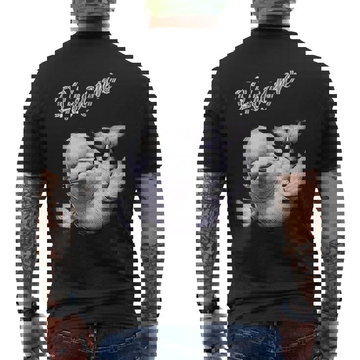 Hug Me ベルーガ アートデザイン 可愛い おしゃれ 動物 シロイルカ シロクジラ メンズTシャツ バックプリント