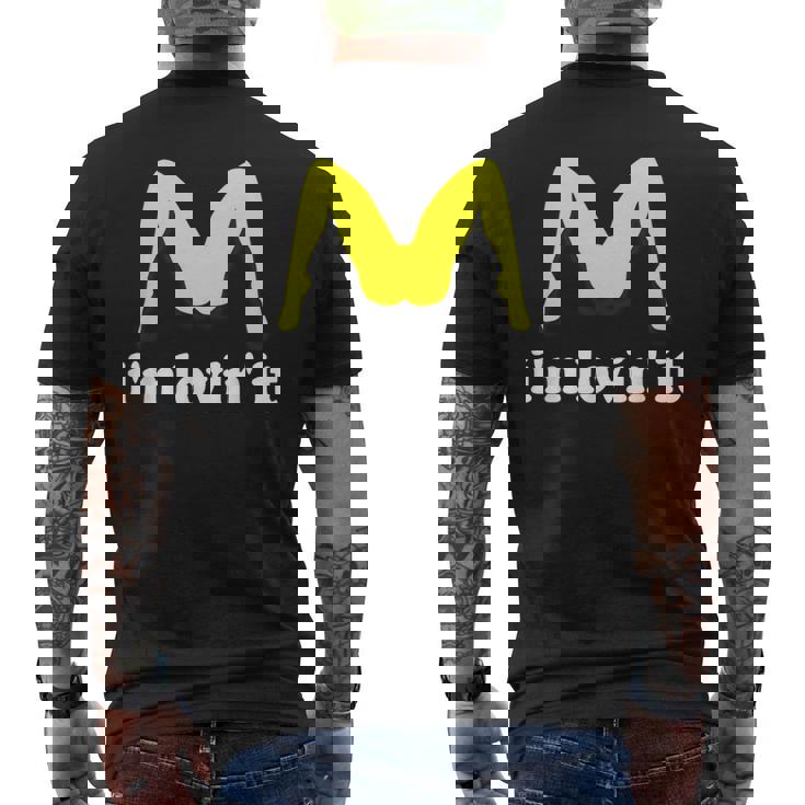 I'm Lovin' It ユーモラスな攻撃的なイヌエンド メンズTシャツ バックプリント