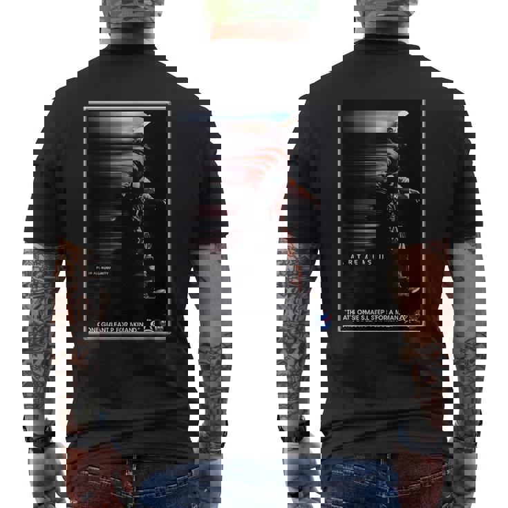 Nasa アルテミス Ii ミッションの宇宙飛行士 メンズTシャツ バックプリント