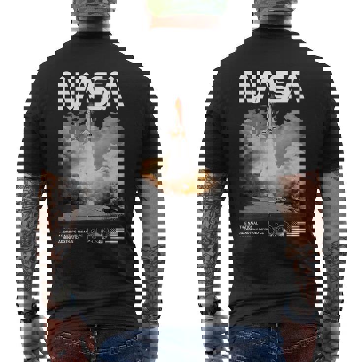 Nasa スペースシャトル打ち上げカラーの黒と白のワームロゴ メンズTシャツ バックプリント