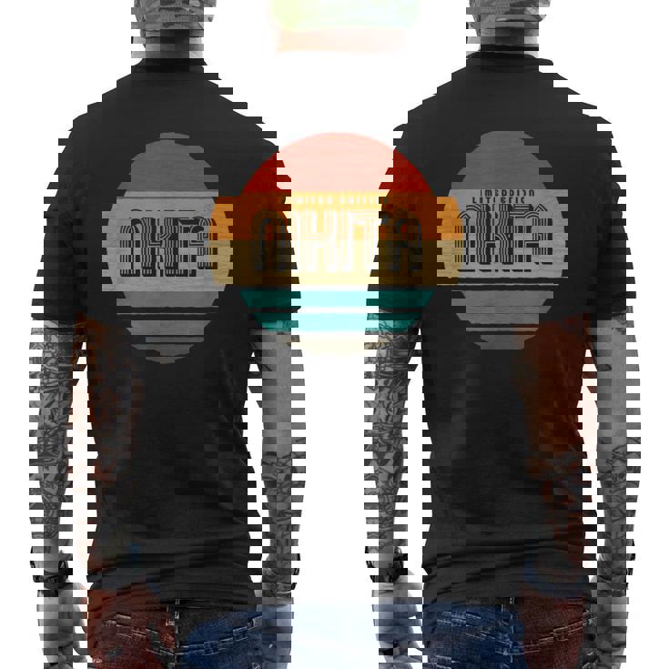 Nikita 名称 レトロ・ヴィンテージ・サンセット 限定版 メンズTシャツ バックプリント