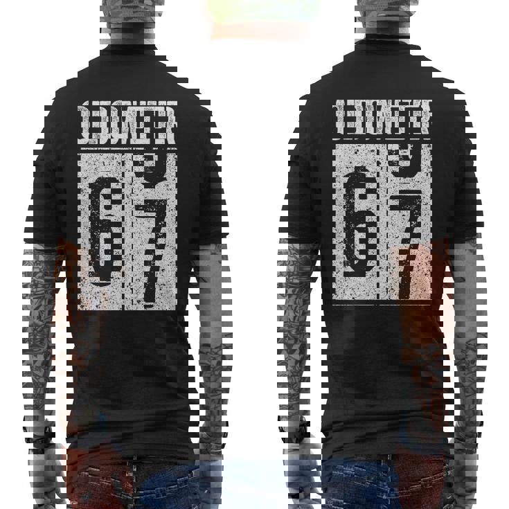 Oldometer 67 67歳の誕生日ギフトシャツ メンズTシャツ バックプリント