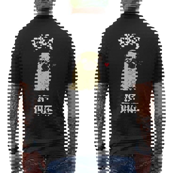 Pugs Not Drugs 犬好きのtシャツペットへの面白いプレゼント メンズTシャツ バックプリント