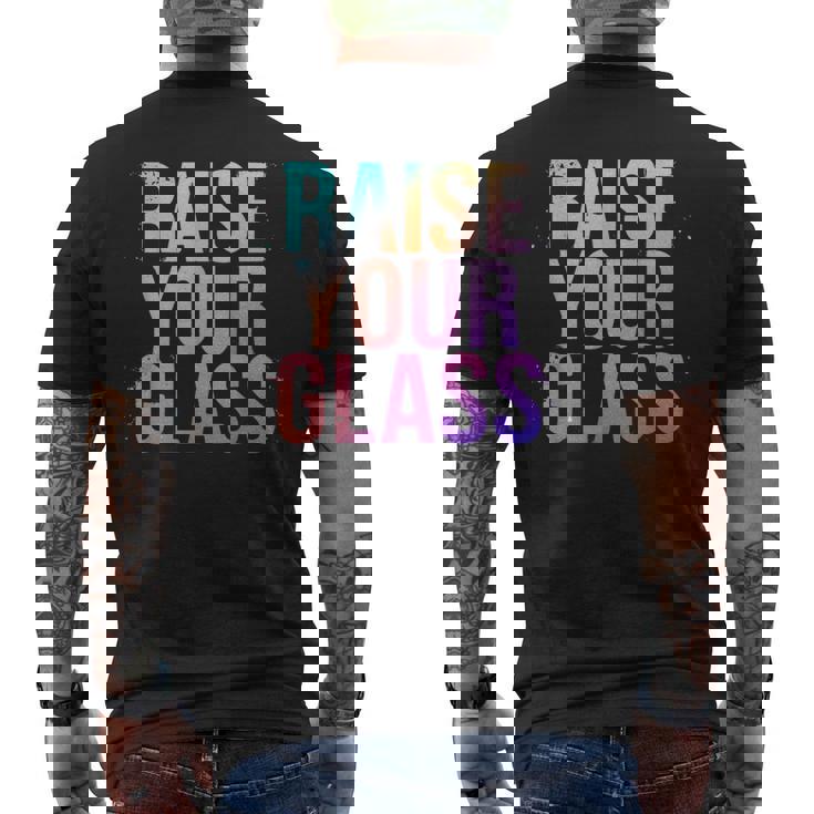 Raise Your Glass Pink Cheers Party メンズTシャツ バックプリント