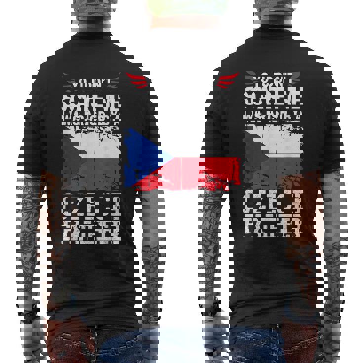 Raised By A Czech Father Father's Day Czech Republic Flag メンズTシャツ バックプリント