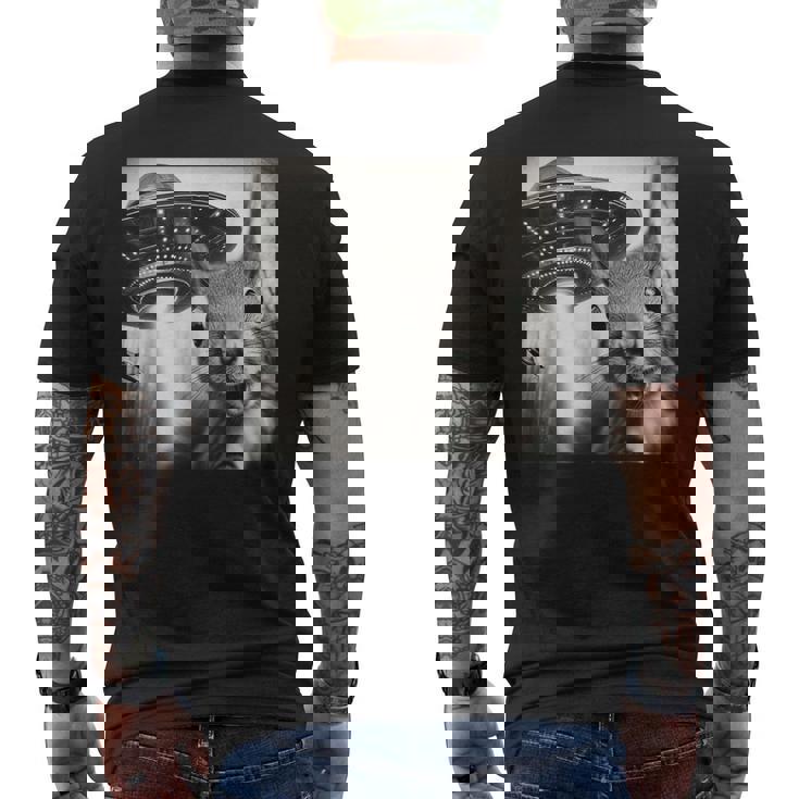 Ufoとリス自撮り面白いリス愛好家 メンズTシャツ バックプリント