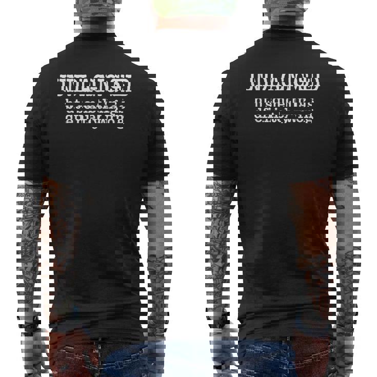 Undiagnosed Butomething Is Definely Wrong 面白い引用 メンズTシャツ バックプリント