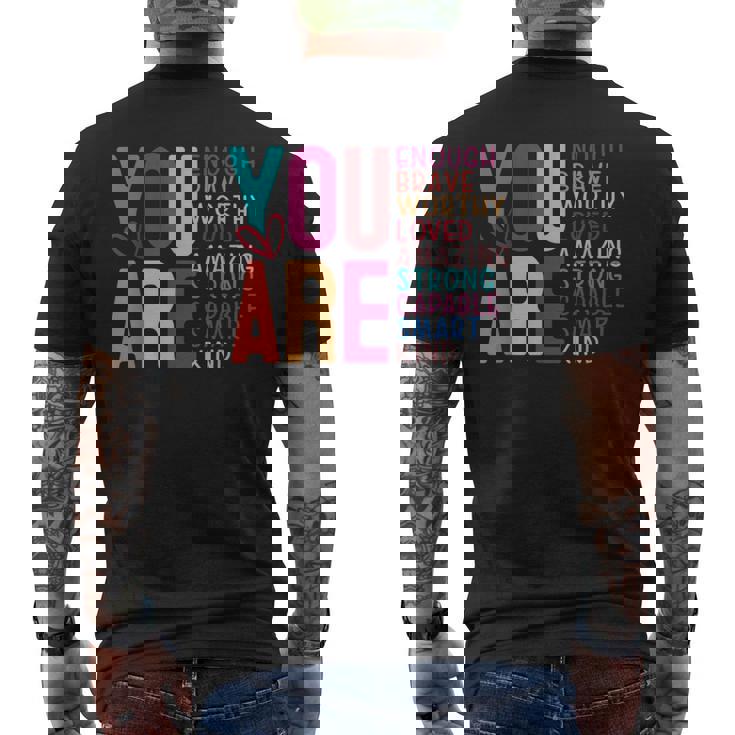 You Are Enough 感動的な引用と断言 メンズTシャツ バックプリント