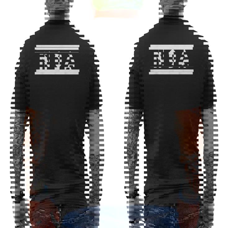 「Noa」ヘボン式「のあ」「ノア」下の名前 ローマ字 名入れ 名乗り ラテン文字 綴り メンズTシャツ バックプリント