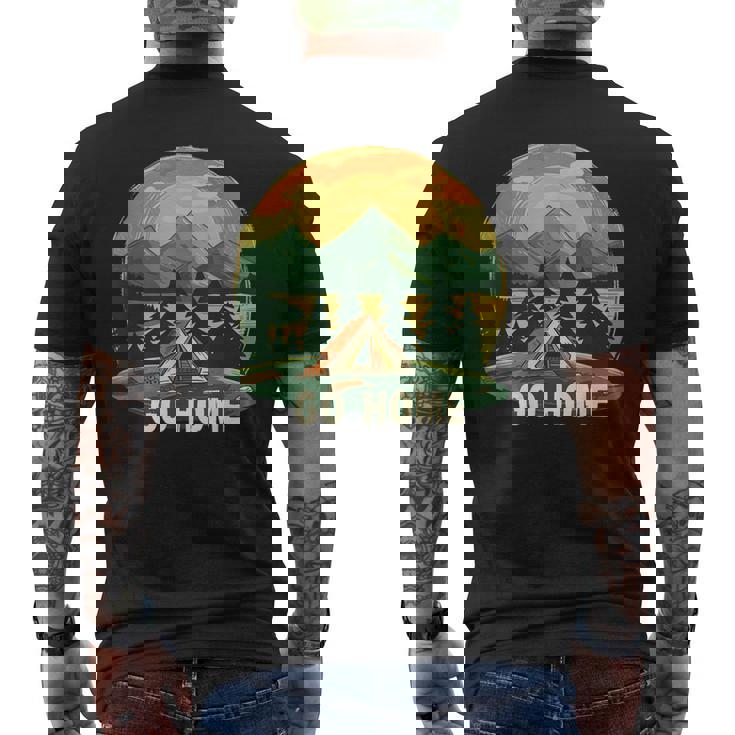 おかしなゴー・ホーム・セイングとテントのネイチャーコスチューム。 メンズTシャツ バックプリント