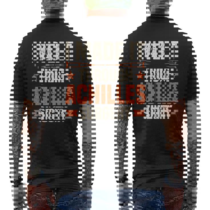 おかしな手術 サバイバー デザイン リカバリー アキレス手術 メンズTシャツ バックプリント