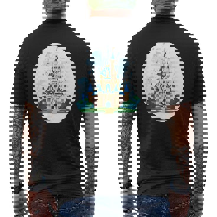 お城ファンのための花火のある素晴らしい魔法の王国 メンズTシャツ バックプリント