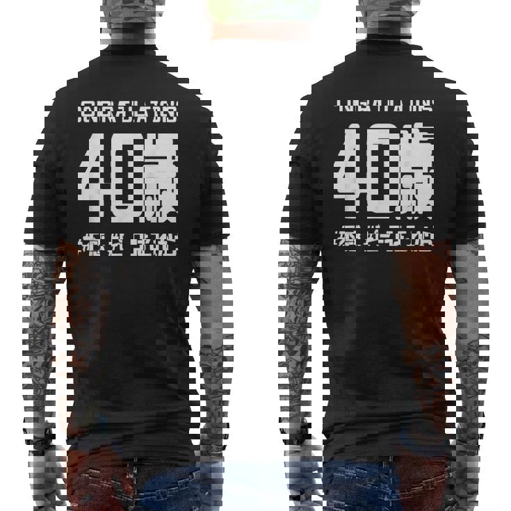 お誕生日 記念 四十歳 四十路 アラフォー 誕生日おめでとう ピークはこれから ハッシュタグ 不惑 おもしろ 誕生日 メンズTシャツ バックプリント