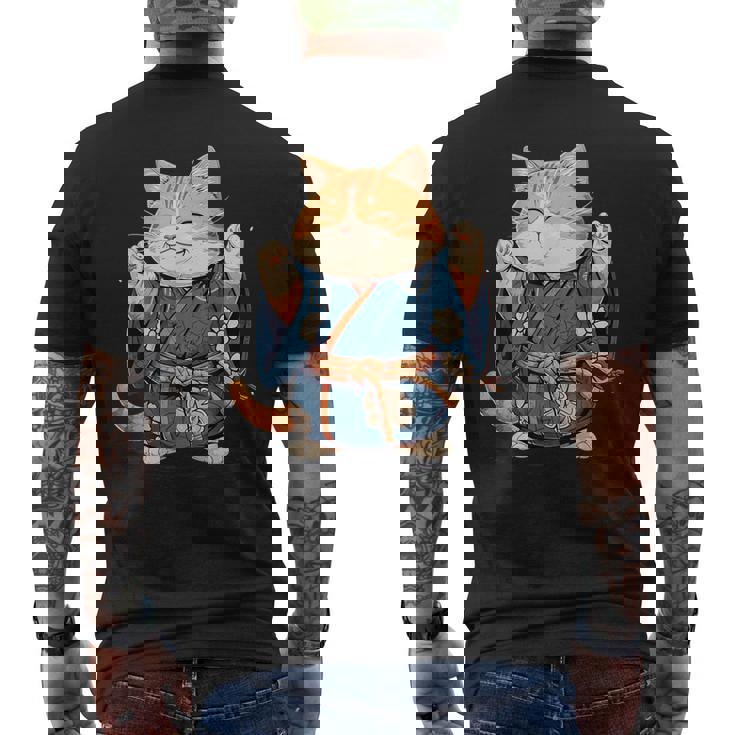 かわいいマワシ相撲帯猫ちゃんの力士 メンズTシャツ バックプリント