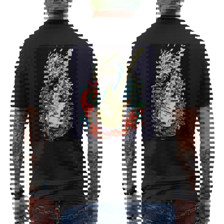 このドラゴンギターステートメントでステージをライトアップ。 メンズTシャツ バックプリント