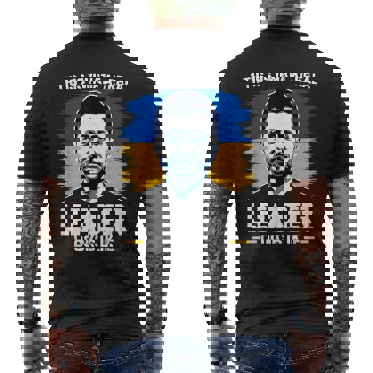 これが本当のリーダーがzelenskyをサポートしているように見えるものです。 メンズTシャツ バックプリント