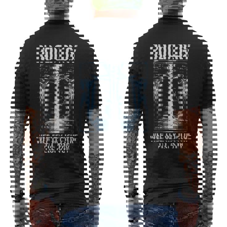 すべての写真が物語を語る放射線科医 メンズTシャツ バックプリント