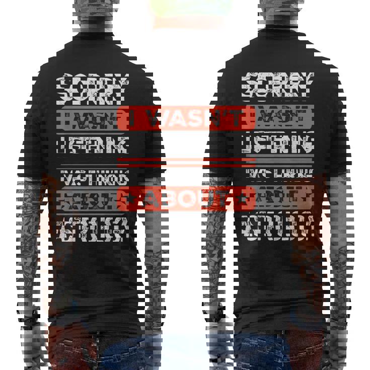 すみません、おもしろ占星術を聞いていませんでした メンズTシャツ バックプリント