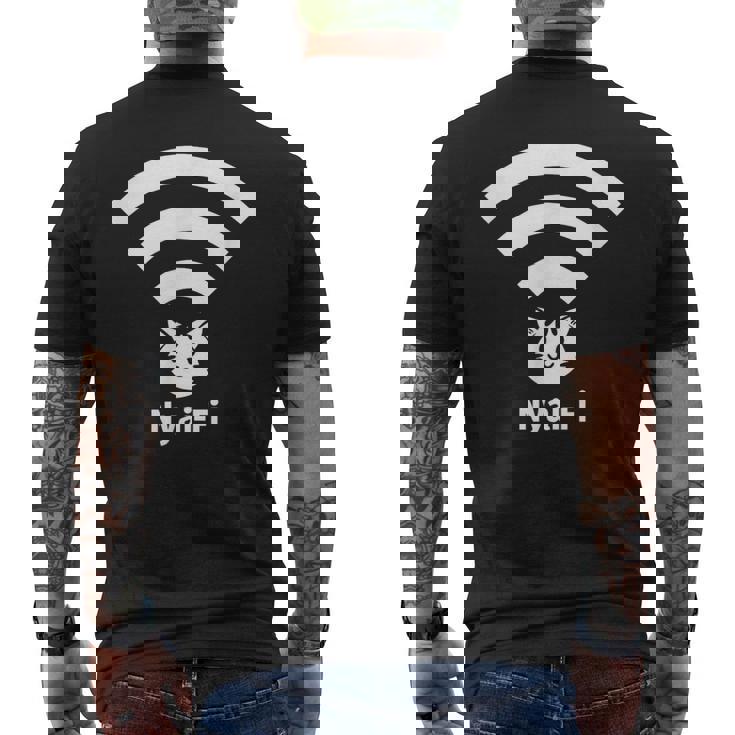 にゃいふぁい 猫 ネコ 猫好き ネコ好き ネコ飼い ネコの飼い主 猫飼い ネコママ ネコパパ ねこ メンズTシャツ バックプリント