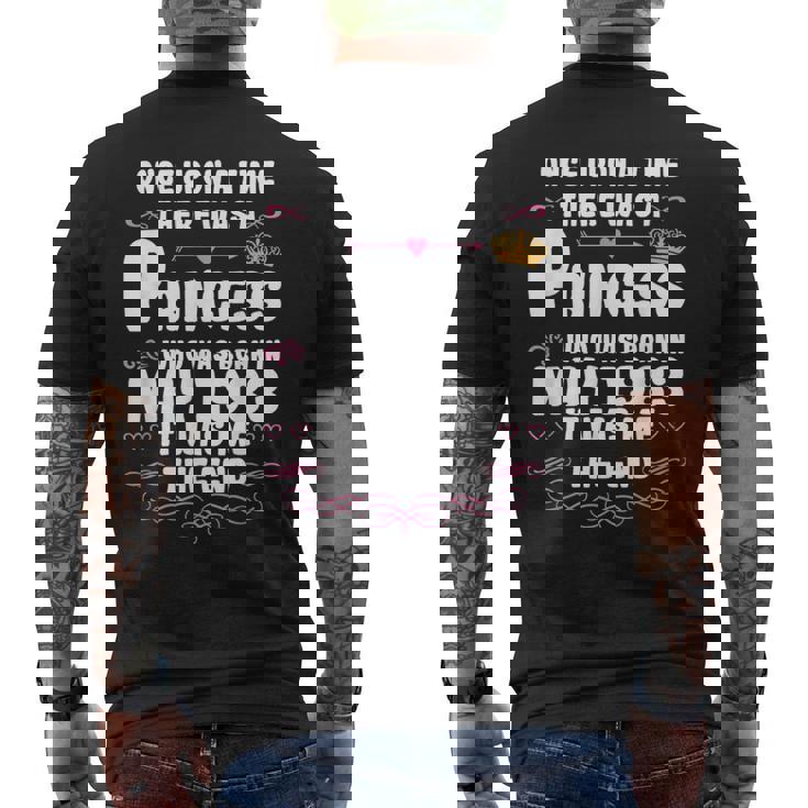 むかしむかし、あるところにお姫様がいました。1983年5月 誕生日 メンズTシャツ バックプリント