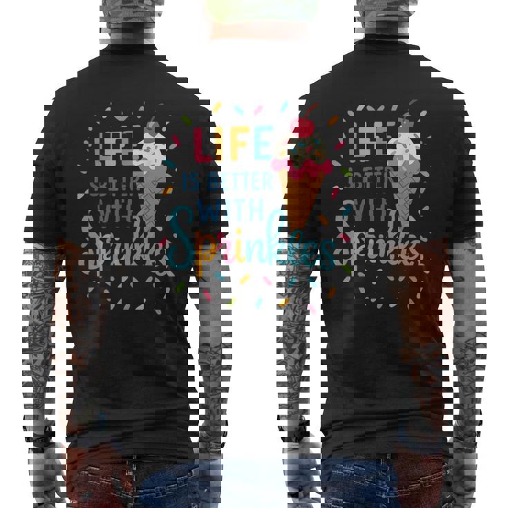 アイスクリーム好きのアイスクリームスクワッド おそろいの家族旅行 メンズTシャツ バックプリント