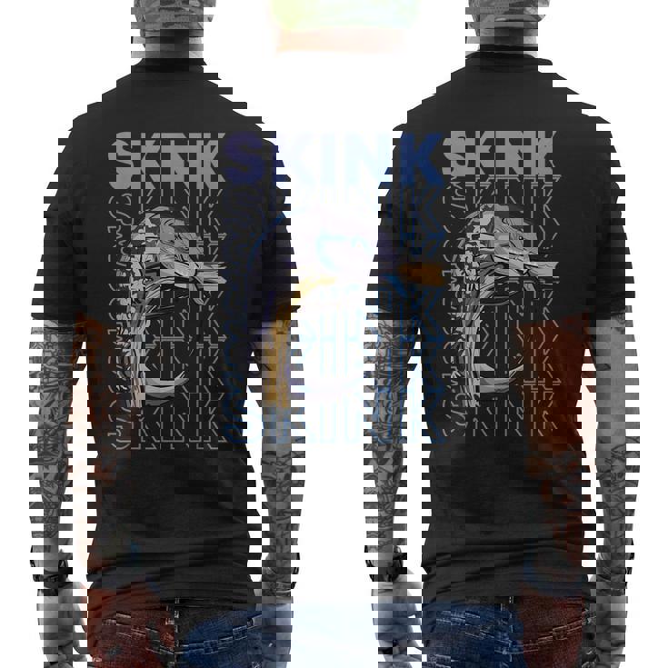 アオジタトカゲ 80 年代スタイルの爬虫類飼育者 トカゲの飼い主 メンズTシャツ バックプリント