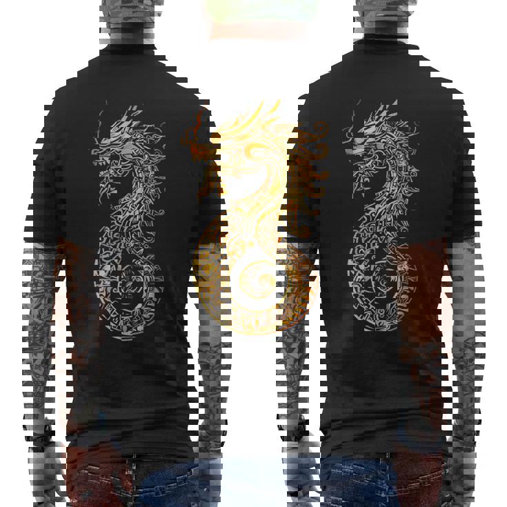 アステカ メキシコ神話 羽をつけた蛇 アートワーク ドラゴン メンズTシャツ バックプリント