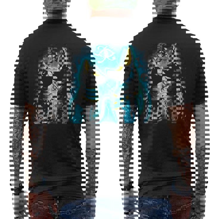 アヌビスとバステト 古代エジプトの死後の世界の神 メンズTシャツ バックプリント