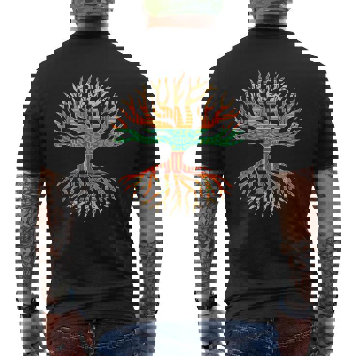 アフリカンパターンの木の根 黒史 メンズTシャツ バックプリント