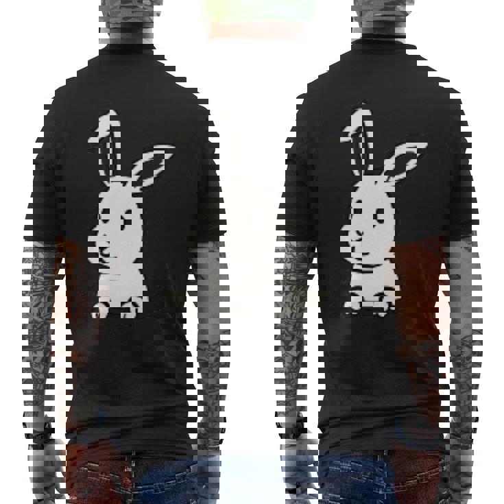 ウサギの穴から出てトラブルに巻き込まれる メンズTシャツ バックプリント