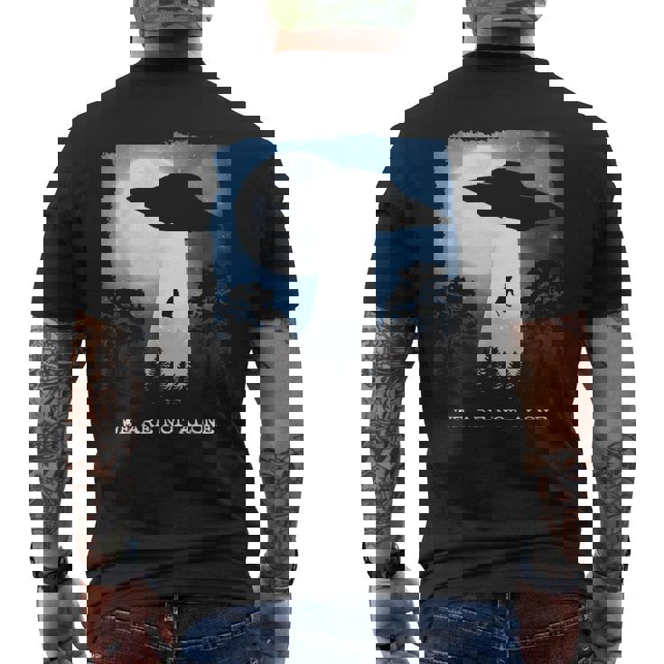 エイリアン アブダクション 牛 Ufo We Are Not Alone ギフト メンズTシャツ バックプリント
