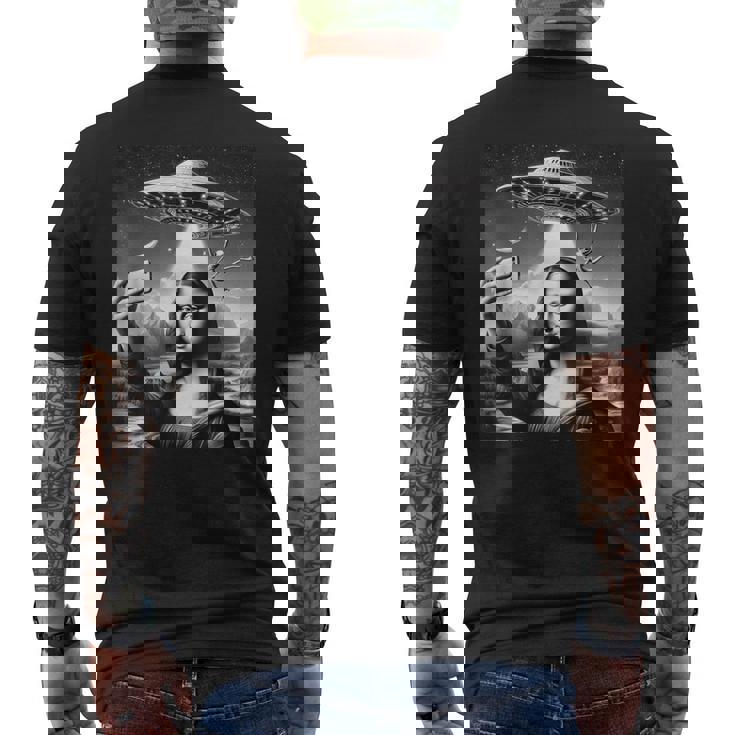 エイリアンufoモナリザと面白いセルフィー メンズTシャツ バックプリント