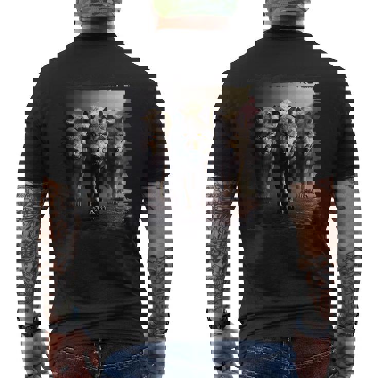 オオカミの部族 野生動物 ウルフ マウンテン メンズTシャツ バックプリント