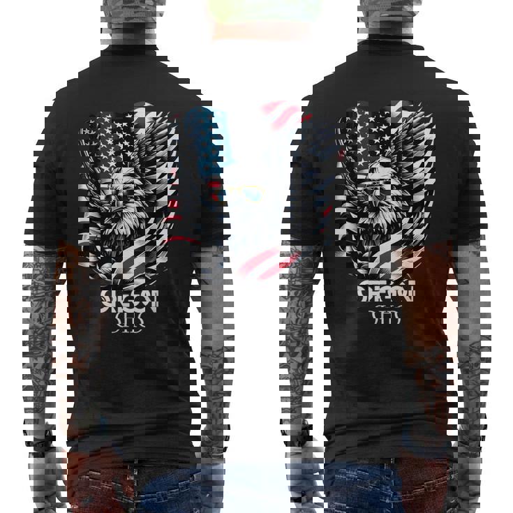 オレゴン州オハイオ州 7月4日 アメリカ国旗 メンズTシャツ バックプリント