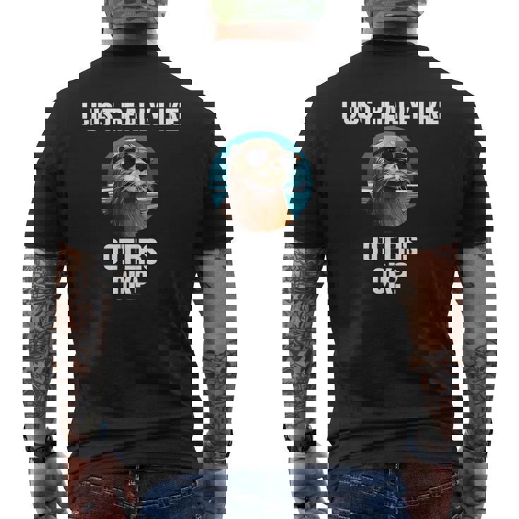 カワウソ 動物 カワウソ メンズTシャツ バックプリント