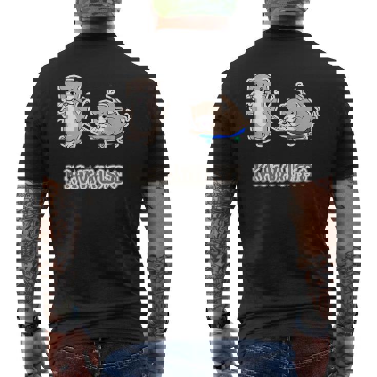 カワウソくん『スケボー』コツメカワウソ ゆるくて かわいい キャラクター イラスト メンズTシャツ バックプリント