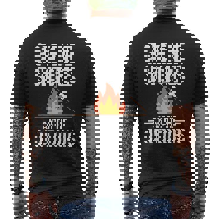 キャンプ&ハイカー向け、スモーズアンドザアウトドアデザインを与えてください メンズTシャツ バックプリント