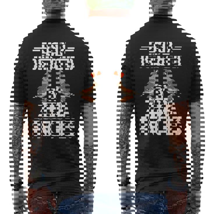 キンカチョウの飼育員はキンカチョウに気をそらされやすい メンズTシャツ バックプリント