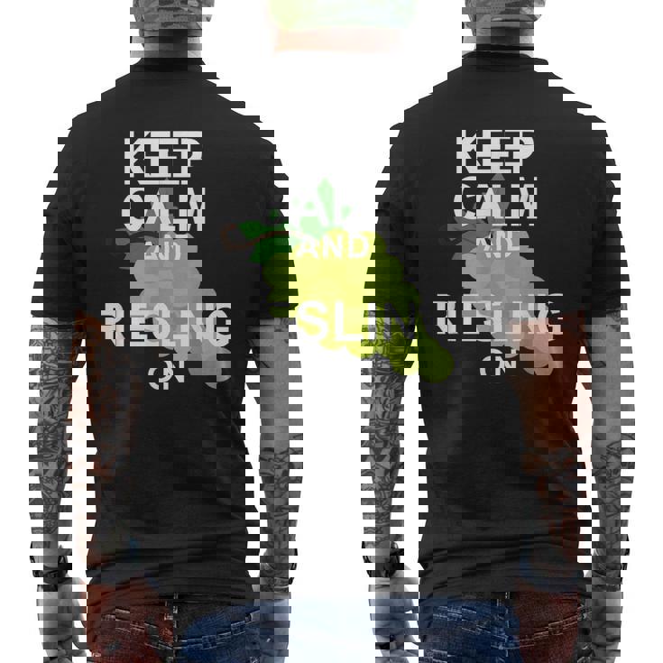 キープ・カームとリースリング・オン・ワイン メンズTシャツ バックプリント