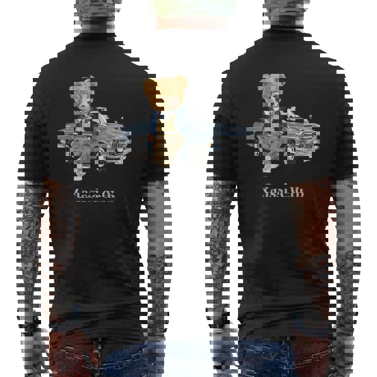 クラシックカーがかわいいテディベア。 メンズTシャツ バックプリント