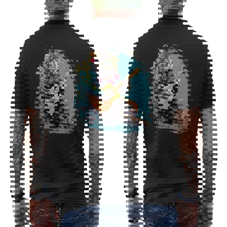 クラシックギターを弾く猫 猫 ギター 音楽 メンズTシャツ バックプリント