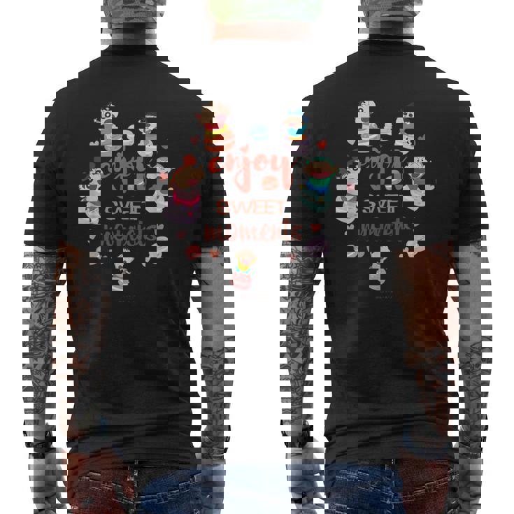 クレヨンしんちゃん かすかべ防衛隊とマカロンしんちゃんのティータイム メンズTシャツ バックプリント