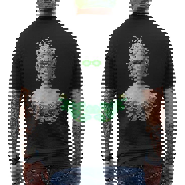 グリーン 聖パトリックデー メデューサ メンズTシャツ バックプリント