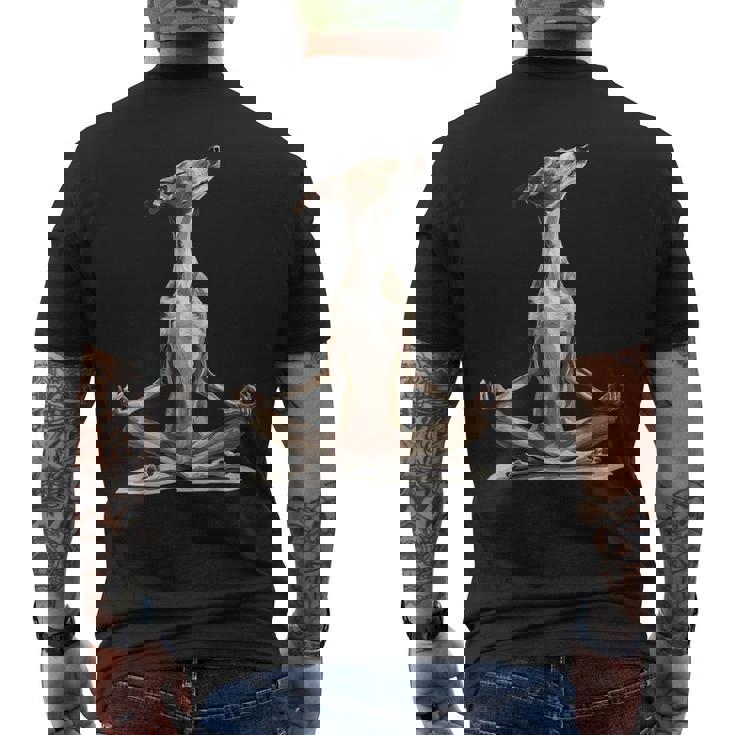 グレイハウンド ドッグ ヨガ メンズTシャツ バックプリント