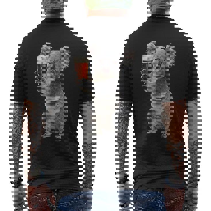 コアラ ビールを飲む リアル メンズTシャツ バックプリント