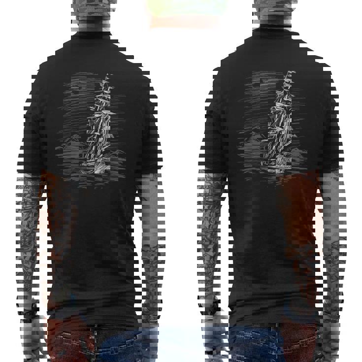 コース上の帆船 メンズTシャツ バックプリント