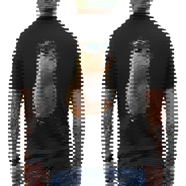 サングラスをかけたカピバラ Be Capy カピバラ げっ歯類 Capybara メンズTシャツ バックプリント