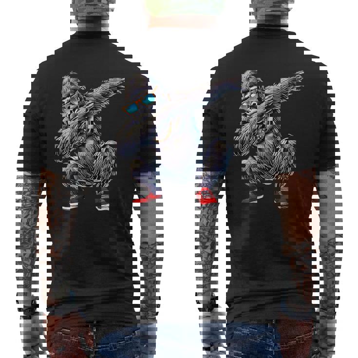 サングラスをかけたダブダンスのゴリラ猿 メンズTシャツ バックプリント