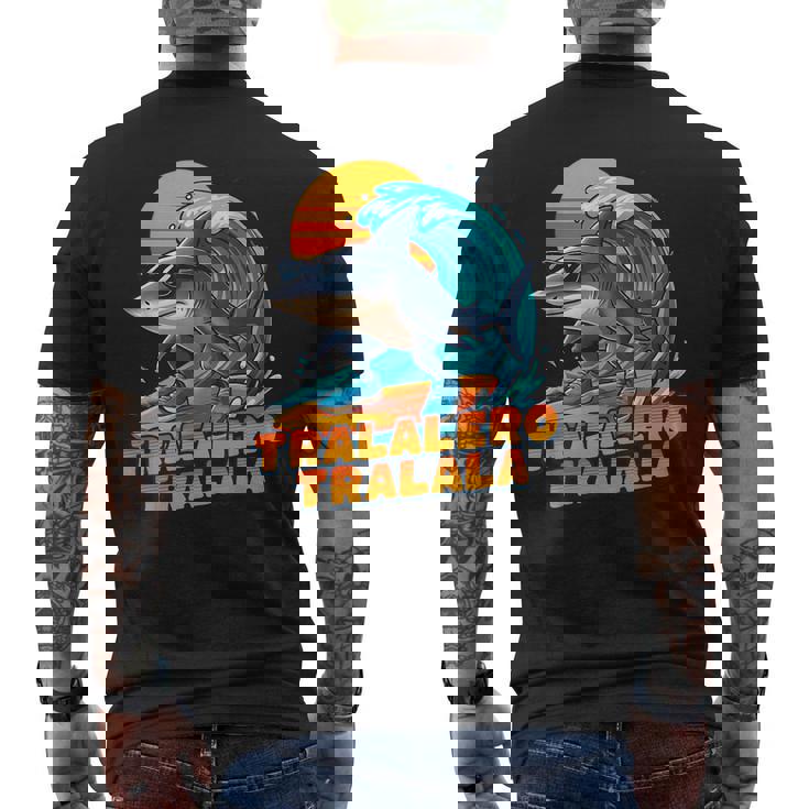 サーフィン トララレロ トラララ イタリアンブレインロットミーム メンズTシャツ バックプリント